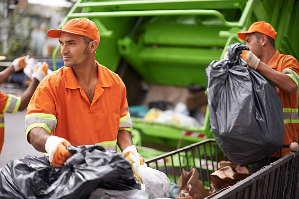 Best Garage Cleanout  in Oelwein, IA